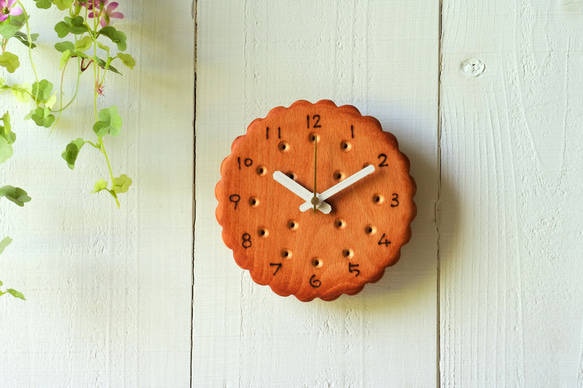 ビスケットの時計 置時計・壁掛け時計兼用タイプ　 4枚目の画像