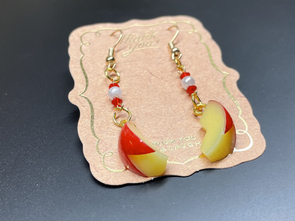 《受注生産》うさぎリンゴのピアス　フェイクスイーツ 7枚目の画像