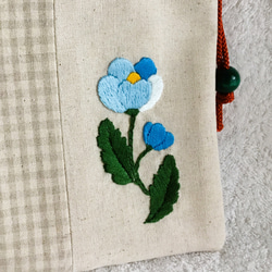 アップリケみたいな刺繍の巾着～赤と水色～ 7枚目の画像