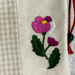 アップリケみたいな刺繍の巾着～オレンジと紫～ 7枚目の画像