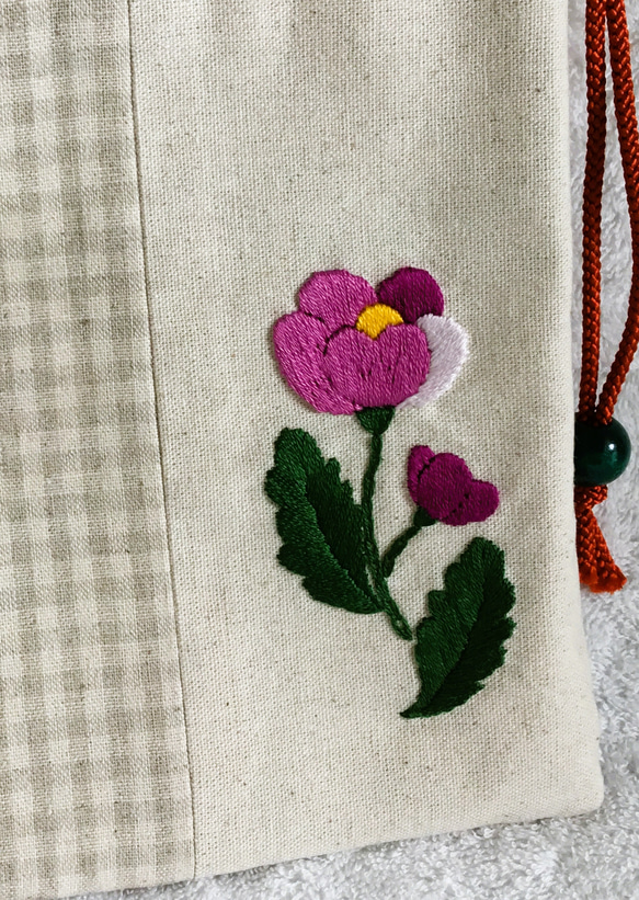 アップリケみたいな刺繍の巾着～オレンジと紫～ 7枚目の画像