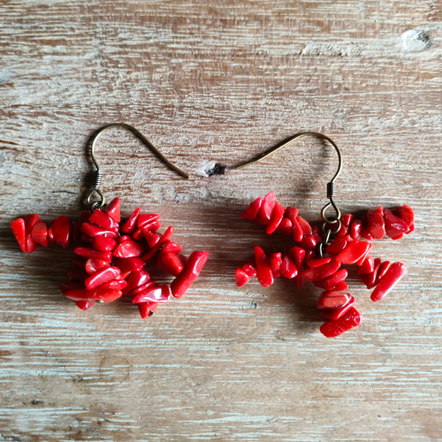 1684】レッド カラフル さざれ石 ハンドメイド ピアス イヤリング