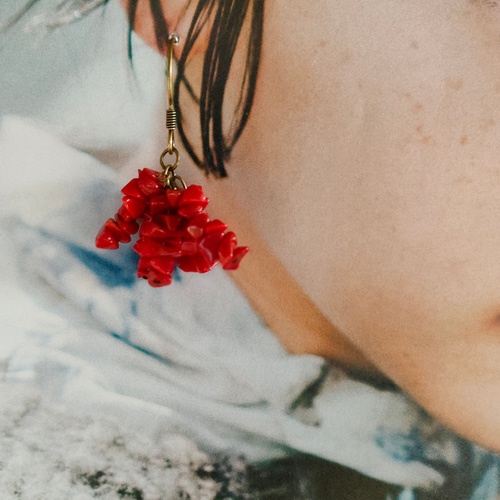 1684】レッド カラフル さざれ石 ハンドメイド ピアス イヤリング 1684