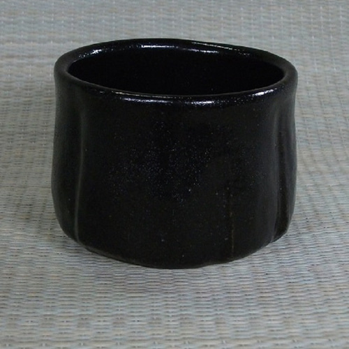 美濃焼／引き出し黒茶碗／茶105