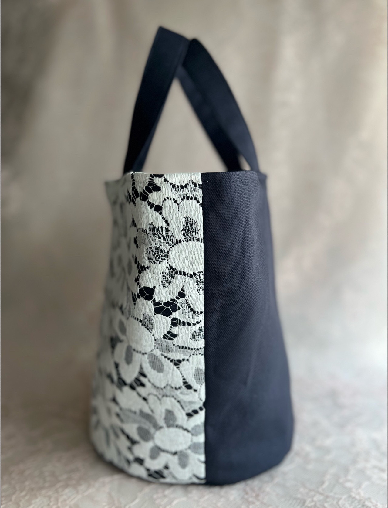 ❤️高級フランスリバーレースのおしゃれトートバック　可愛いマーガレット柄❤️ネイビー