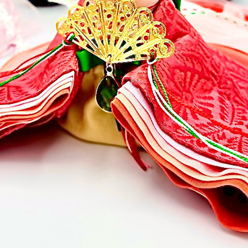 333 ひなまつり 小さな着せ替えお着物〈お姫様〉十二単 緋色地に華菱 