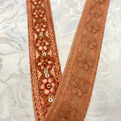 インドの刺繍リボン オレンジ花のスパンコール 3枚目の画像