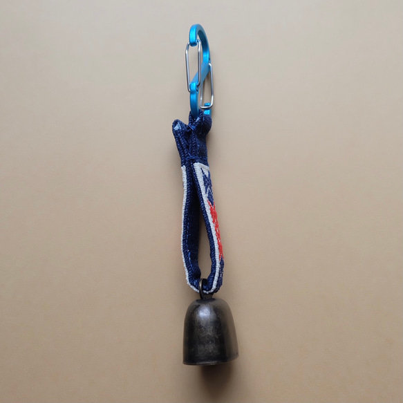 Kogin Rinrinku 熊鈴鐺 ☺︎ 配有靜音掛繩 ☺︎ 天然花朵登山扣 [刺繡 ☺︎ 刺子繡 ☺︎ Kogin刺繡] ⌘ 第11張的照片