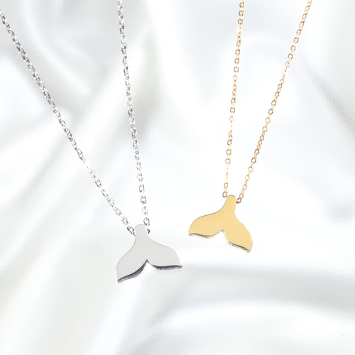 金属アレルギー対応 選べる2カラー ホエールテールネックレス つけっ