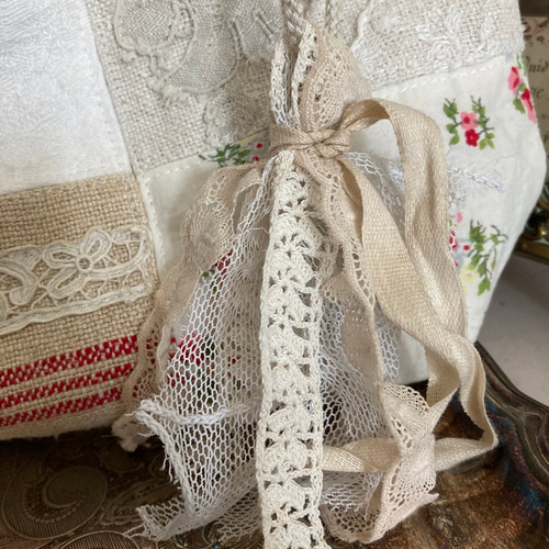 フランスアンティーク花文字イニシャル刺繍とドイツアンティーク