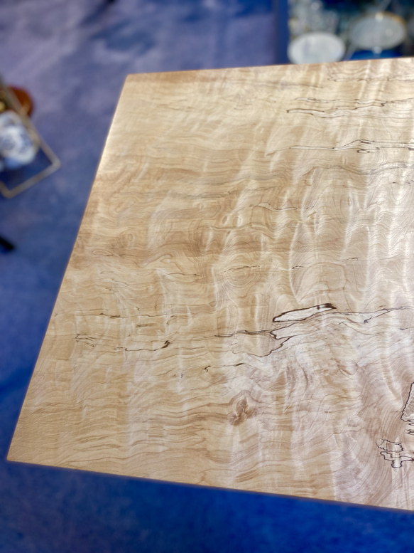 SOLD OUT栃の木一枚板テーブル 4枚目の画像