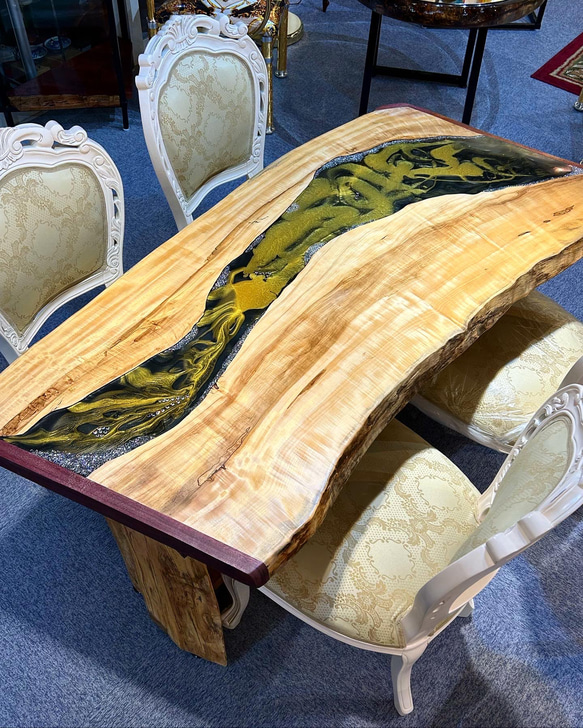 栃の木とレジンの一枚板テーブルT-1008 2枚目の画像