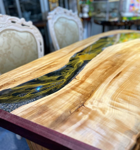 栃の木とレジンの一枚板テーブルT-1008 15枚目の画像