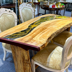 栃の木とレジンの一枚板テーブルT-1008 3枚目の画像