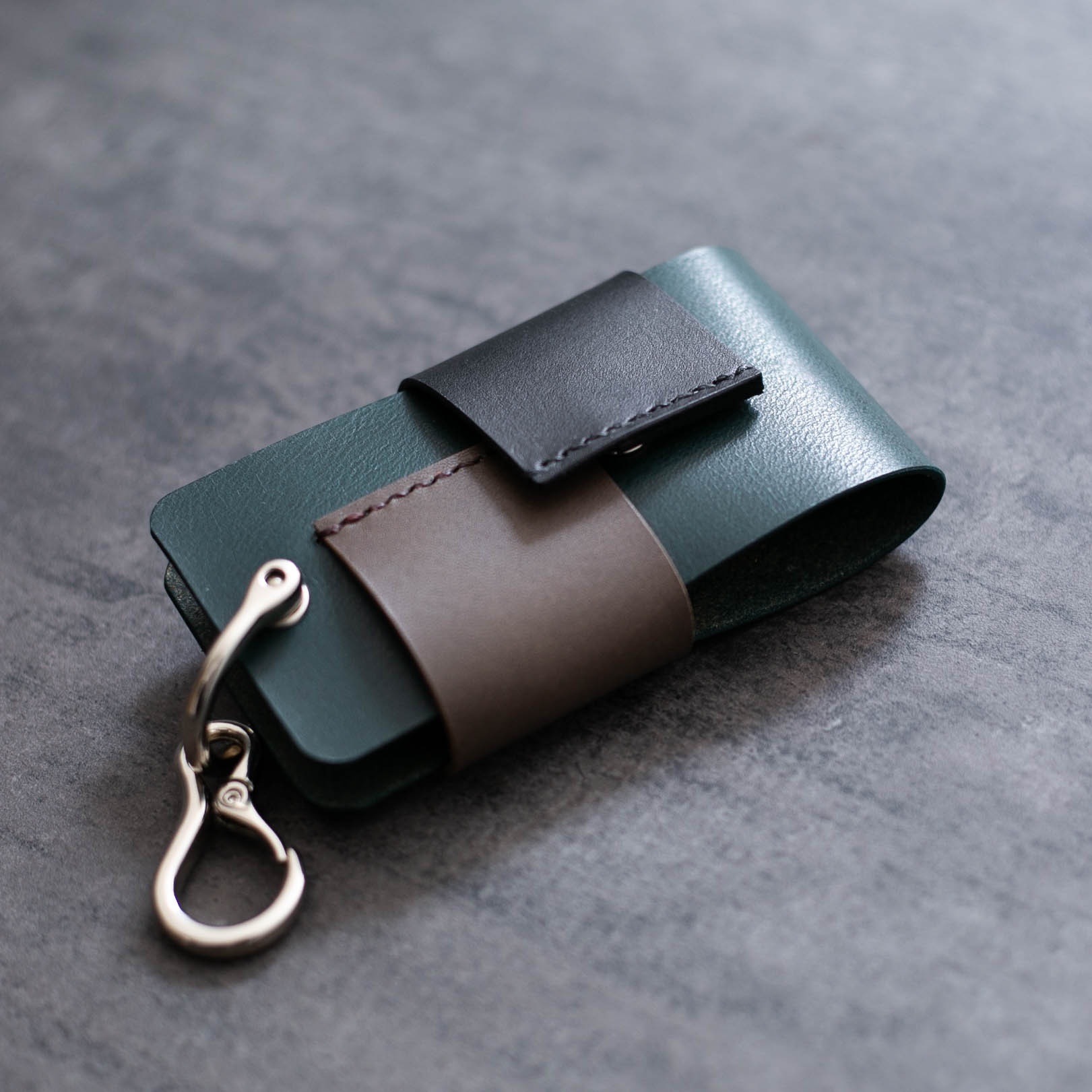 【モダンデザイン】本革スマートキーケース【ブルーグリーン×グレージュ×ブラック】