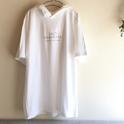 ありそうでなかった！フード付き 半袖Tシャツ《ホワイト》you are not alone／ユニセックス 2枚目の画像