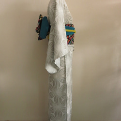 季節品の為、最終価格　新作浴衣　格子柄の変わり織り地に、クレマチス柄の洋服地で作製した高級浴衣 5枚目の画像