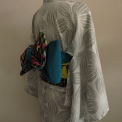 季節品の為、最終価格　新作浴衣　格子柄の変わり織り地に、クレマチス柄の洋服地で作製した高級浴衣 8枚目の画像