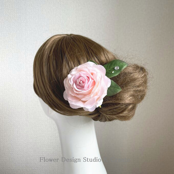 ペールピンクの薔薇と葉のヘッドドレス　ライトストーン　薔薇　髪飾り　フローレス　フラメンコ　ダンス　ピンク　薔薇　バラ 2枚目の画像