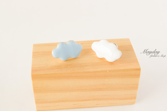 『小さな雲のブローチ　①ホワイト』夏　雨　クラウド 2枚目の画像