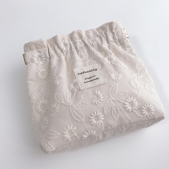 cottonタンポポ刺繍レース　クリーム系　三角マチのバネ口ポーチ　バネ口12cm 3枚目の画像