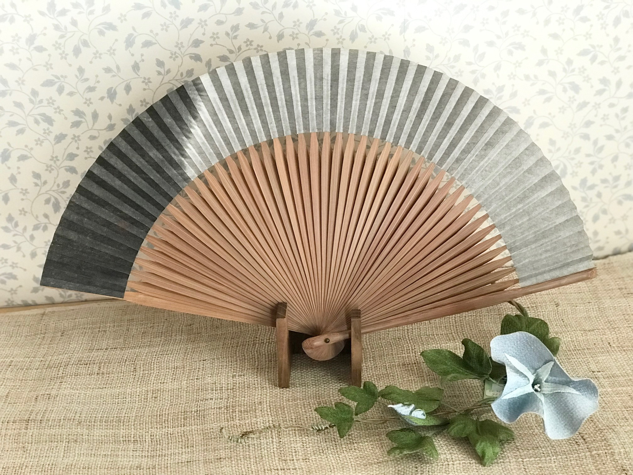 草木染扇子　絞り　栗