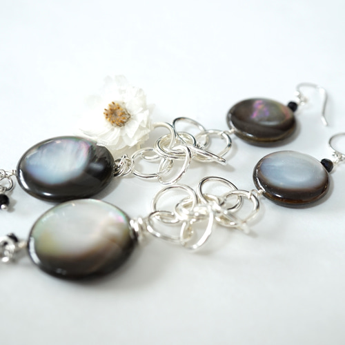 蝶の形 ピアス ブラックシェルカラー 蝶の形 ピアス ブラックシェルカラー 蝶の形 ピアス ブラック