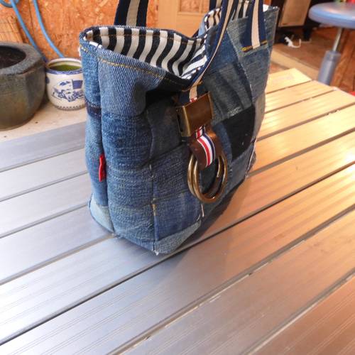 濃紺のパッチワークキルトバッグ トートバッグ - lilla＊GALLERY