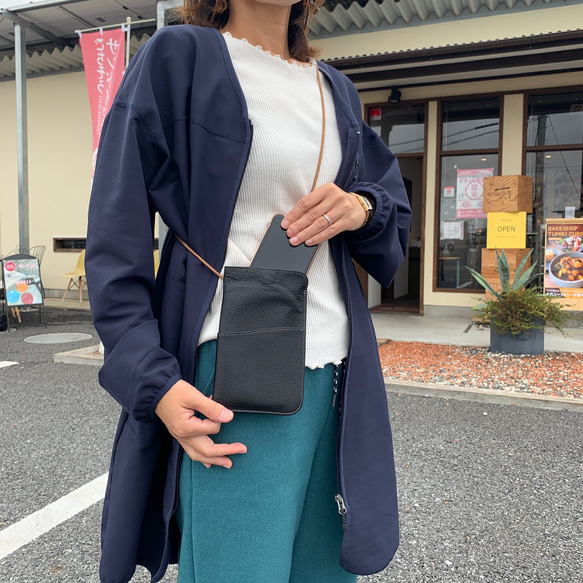 シンプルな本革スマホポシェット　スマホショルダー 7枚目の画像