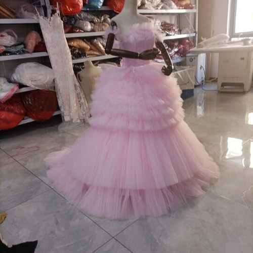 憧れのドレス カラードレス 抜群のおしゃれ見え 柔らかく重ねた  