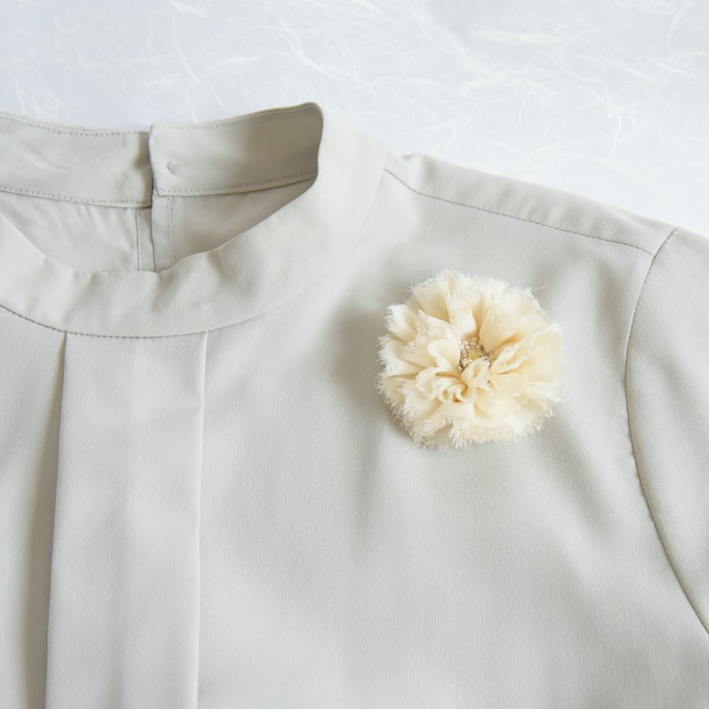 オートクチュール刺繍＊シルクシフォンの2Wayコサージュ　高品質クリスタル&淡水パール