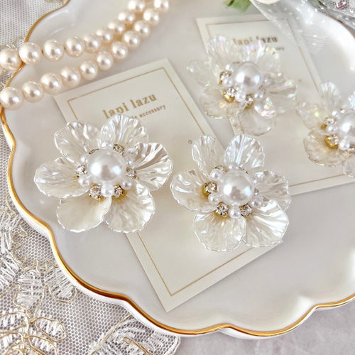 パール×6弁花びら 立体フラワー《ピアス/イヤリング》 ピアス