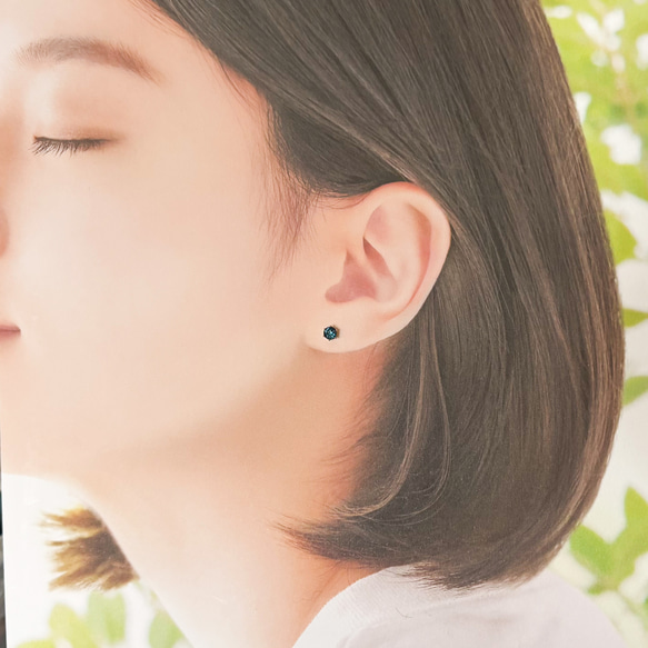 【天然石ロンドンブルートパーズのシンプルな一粒スタッドピアス】4mm / 青 /サージカルステンレス/つけっぱなしok 10枚目の画像