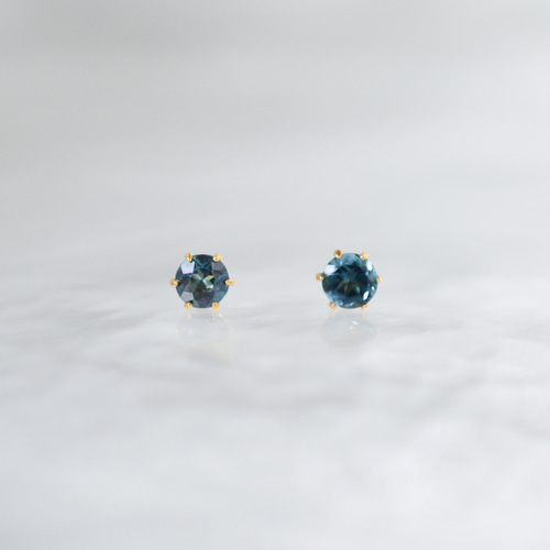 涼しげ クリア ブルー 3種の天然石 チェーン ピアス ロンドンブルートパーズ 天然石ロンドンブルートパーズのシンプルな一粒スタッドピアス】4mm