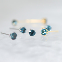 【天然石ロンドンブルートパーズのシンプルな一粒スタッドピアス】4mm / 青 /サージカルステンレス/つけっぱなしok 8枚目の画像