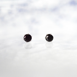 天然石ブラックスピネルのシンプルな一粒スタッドピアス】黒 / 4mm