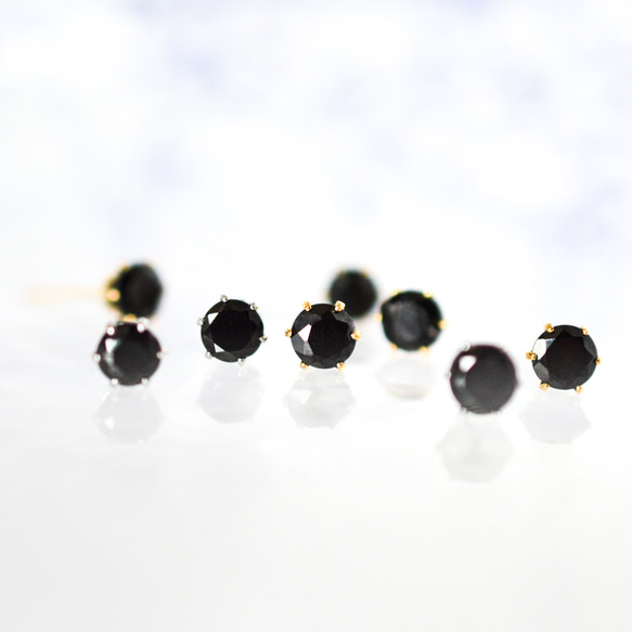【天然石ブラックスピネルのシンプルな一粒スタッドピアス】黒 / 4mm /サージカルステンレス/つけっぱなしok 8枚目の画像