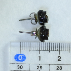 （1 件）黑殼玫瑰耳釘（8 毫米，鈦金屬耳釘） 第5張的照片