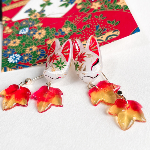 ピアス狐仮面黒オレンジ紅葉ビジュークラックビーズ和着物卒業式