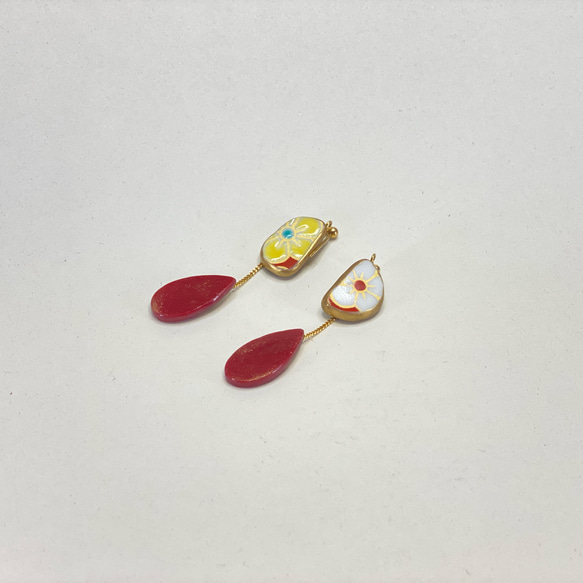 赤くゆらゆら (๑╹ω╹๑ )情熱的に揺れる花柄ピアス 2枚目の画像