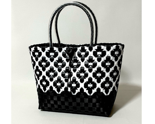 ppバンドの かごバッグ ～Mサイズ～ black × white 花柄 トートバッグ