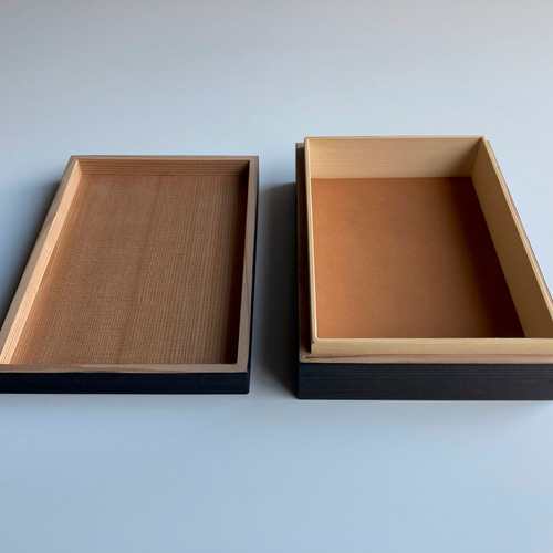 アンティーク持ち手つき革張り木箱