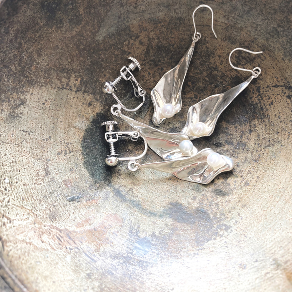 melty petal pierce/earring【silver925】パール　淡水パール　花びら　シルバー　 2枚目の画像