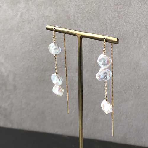 14kgf バロック淡水パールのアメリカンピアス アシンメトリーデザイン