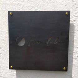 表札　アイアン　オーダーメイド　デザイン　黒皮鉄板　真鍮 2枚目の画像