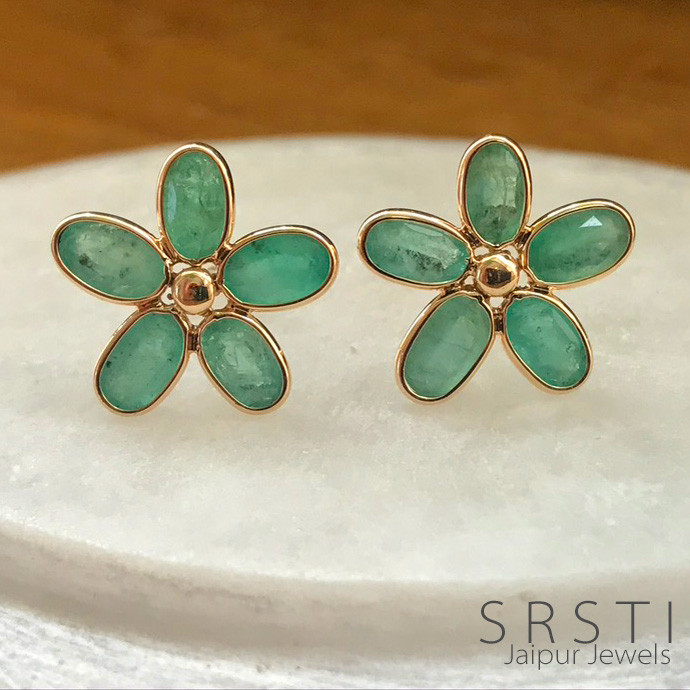 ★１点物★　エメラルド K18ゴールドフラワーイヤリング