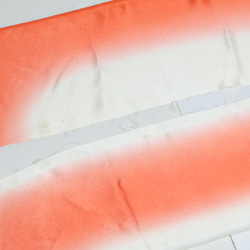 正絹　艶のあるオレンジ色のぼかしはぎれ　半幅2枚セット　和小物、つまみ細工などに 2枚目の画像
