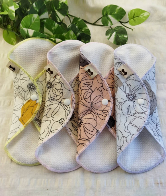 『sarashi』【デッサン風花柄】布ナプキン ライナー4枚セット 3枚目の画像