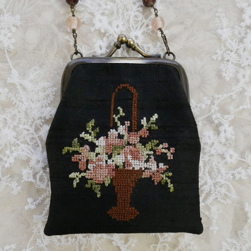 ヴィンテージ がま口のミニバッグ ビーズネックレス その他