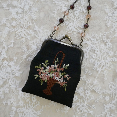 ヴィンテージ がま口のミニバッグ ビーズネックレス その他